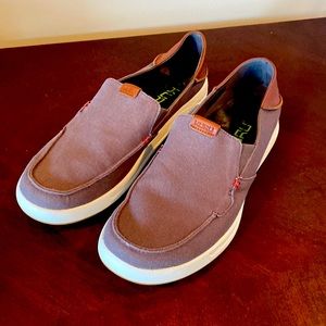 Pace Model. Medium Width. Worn less than 5 times; great condition.